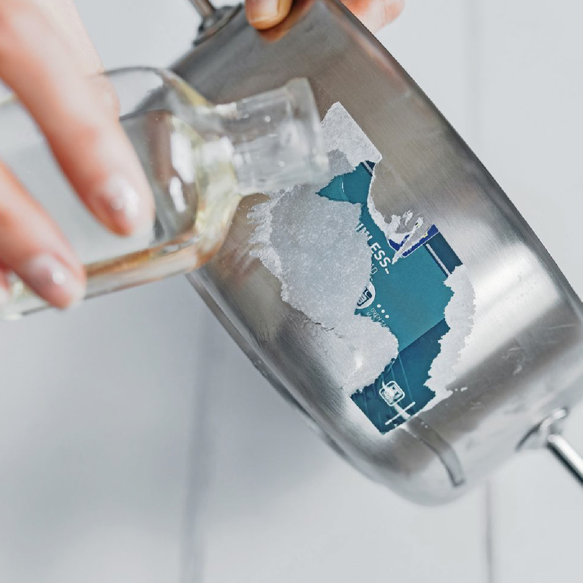 ako odstrániť nálepky z každého povrchu