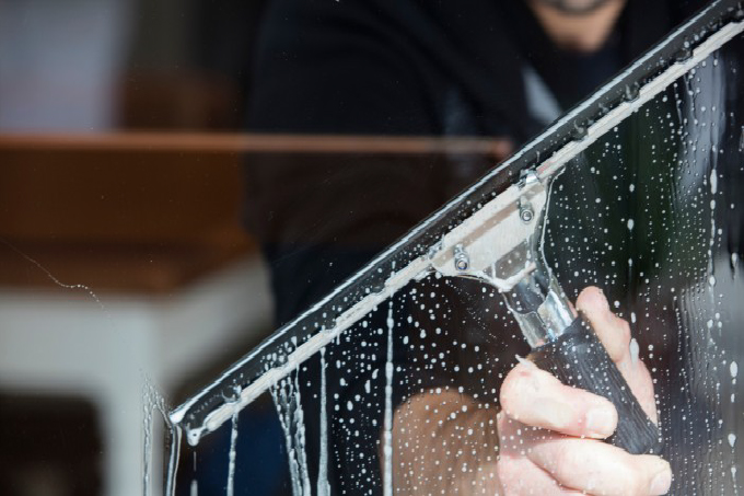 Okenné fólie inštalujte len na 100% čisté okno