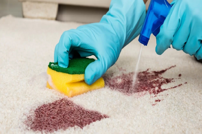 Čistič na čalúnenie a koberce pre domácich majstrov