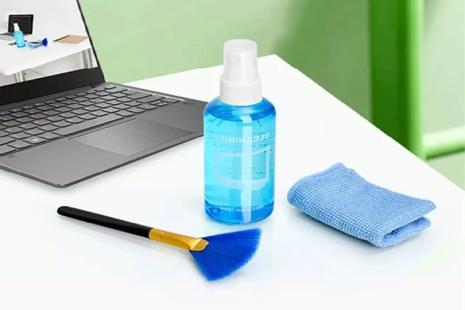 Náradie a čistiace prostriedky