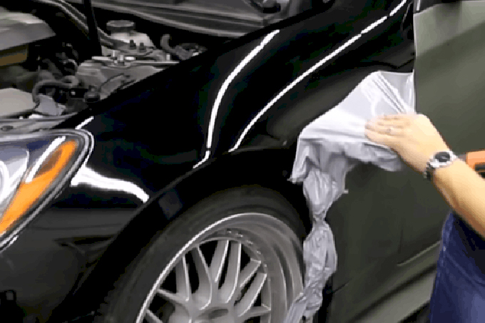 SPRIEVODCA ODSTRAŇOVANÍM VINYLOVEJ FÓLIE Z AUTA KROK ZA KROKOM