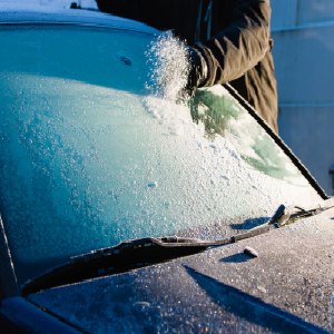 4 TIPY NA ROZMRAZOVANIE ČELNÉHO SKLA VÁŠHO AUTA
