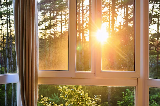 tónovanie okien zadržuje prechod tepla zo slnečných lúčov